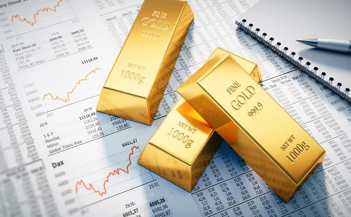 Gold gains on yields movement