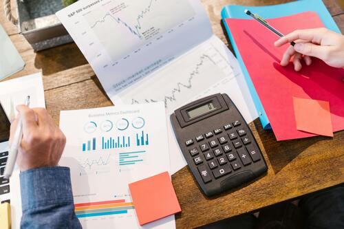 EARNINGS: Henderson High Income ups payout; Strip Tinning loss narrows