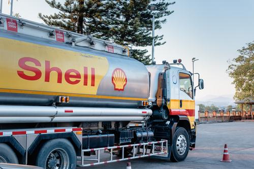 Shell's profit beats expectations at $6.9 billion, raises dividend by 5%