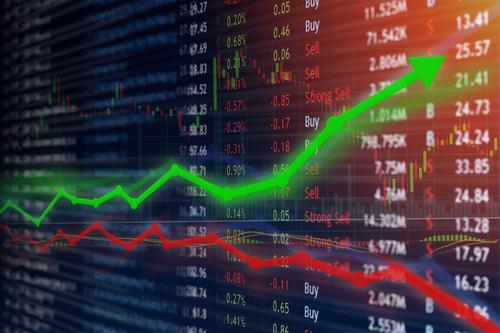 WINNERS & LOSERS: Nichols trades in line; Crest Nicholson slumps